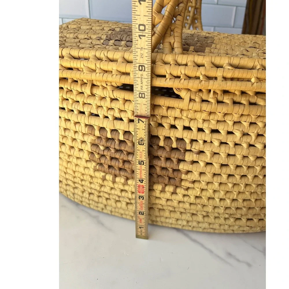 Vintage Large‎ Handwoven Straw Basket with Lid Oval Wicker Storage Tan Brown